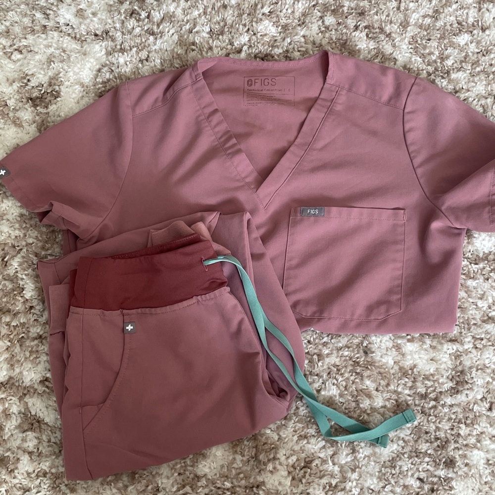 Figs Mauve Technical Collection Scrubs